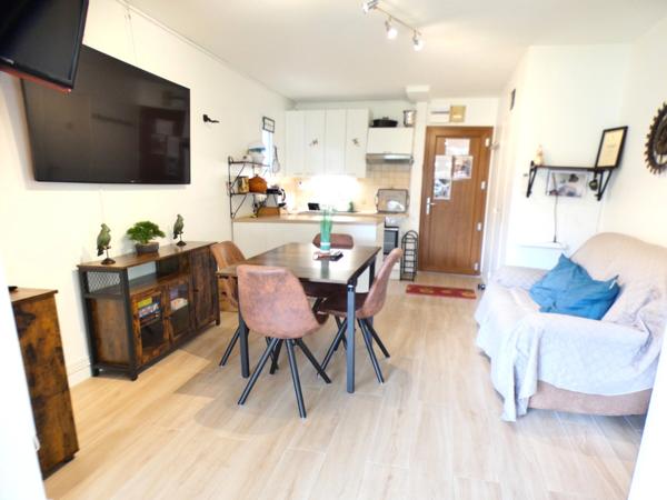 Pinède. Appartement 2 pièces avec terrasse