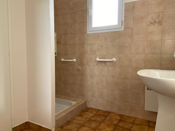 Maison St Hilaire De Riez 2 chambres, garage sur terrain de 535 m2