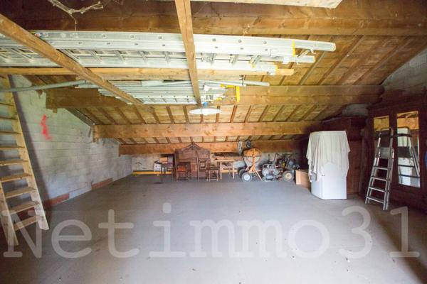 Maison à rénover avec garage et dépendance