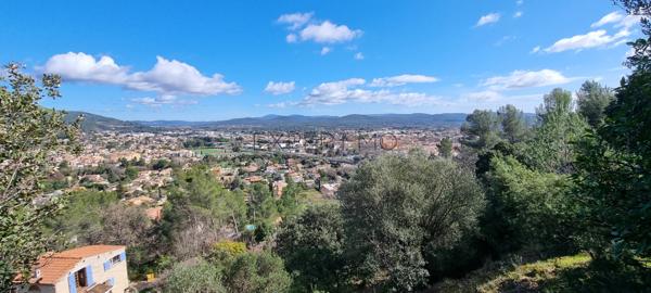 Solliès-Ville (83210) Baisse de prix suite compromis Maison de caractère de 184 m² avec vue panoramique sur les Trois Solliès