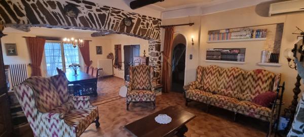 Solliès-Ville (83210) Baisse de prix suite compromis Maison de caractère de 184 m² avec vue panoramique sur les Trois Solliès