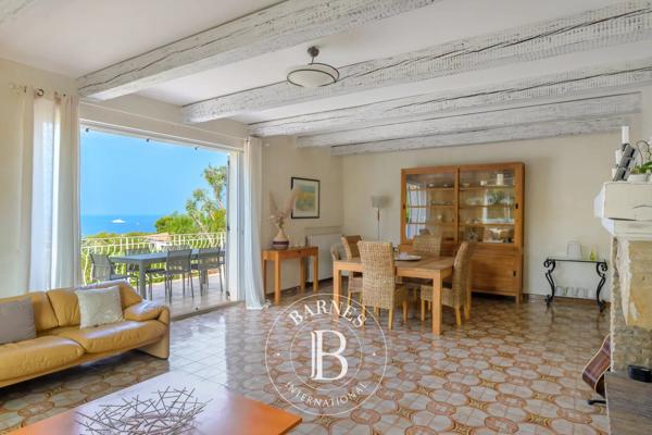 Saint-Cyr-sur-Mer, Villa  220 m² à vendre
