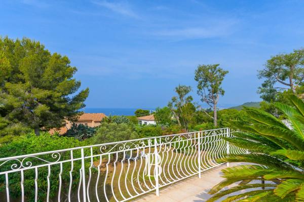 Saint-Cyr-sur-Mer, Villa  220 m² à vendre