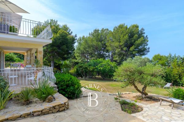 Saint-Cyr-sur-Mer, Villa  220 m² à vendre