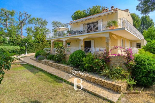 Saint-Cyr-sur-Mer, Villa  220 m² à vendre