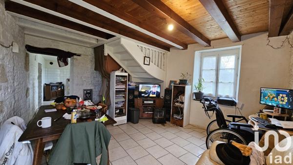 Maison de village 5 pièces de 103 m² à Les Adjots (16700)