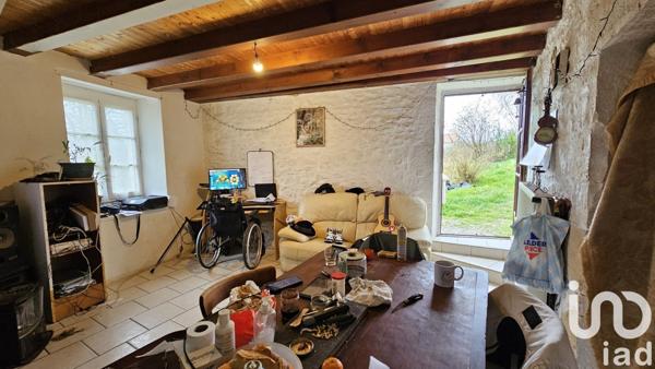 Maison de village 5 pièces de 103 m² à Les Adjots (16700)