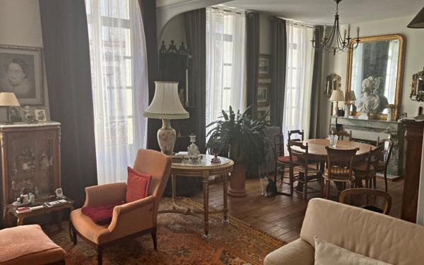 Maison à vendre    7 pièces •  Angoulême