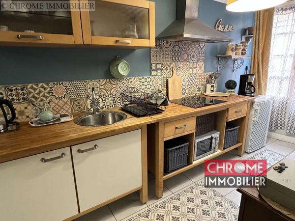 Vente                                                      Immeuble
                        
                     3 pièces                      100 m2                     à Casteljaloux