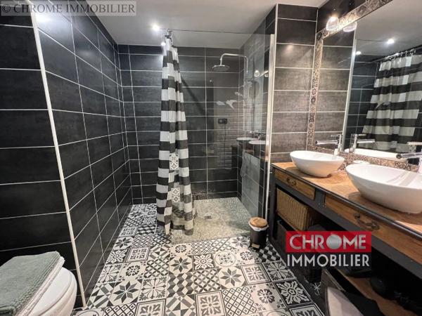 Vente                                                      Immeuble
                        
                     3 pièces                      100 m2                     à Casteljaloux