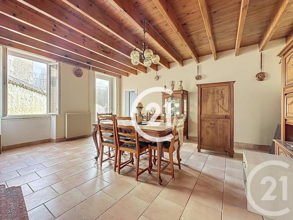 Maison à vendre  7 pièces - 218,30 m2 LOUZAC ST ANDRE - 16