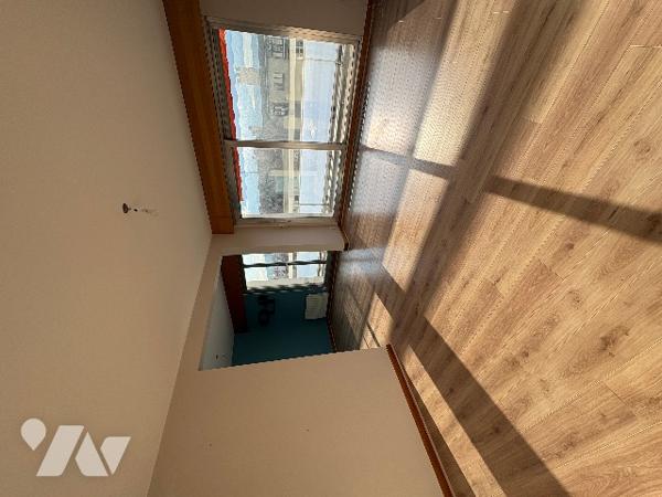 À vendre en exclusivité: Superbe appartement de 112 m² à Nancy avec ses 3 balcons, cave et parking.