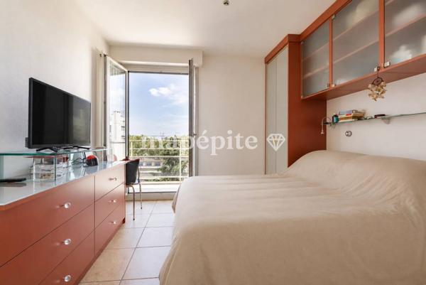 Appartement
         3 pièces
        - 63 m² Exclusivité 475 000 € *