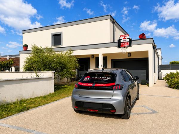 Maison contemporaine à CHEVIGNY-SAINT-SAUVEUR 7 PIÈCES 162m2