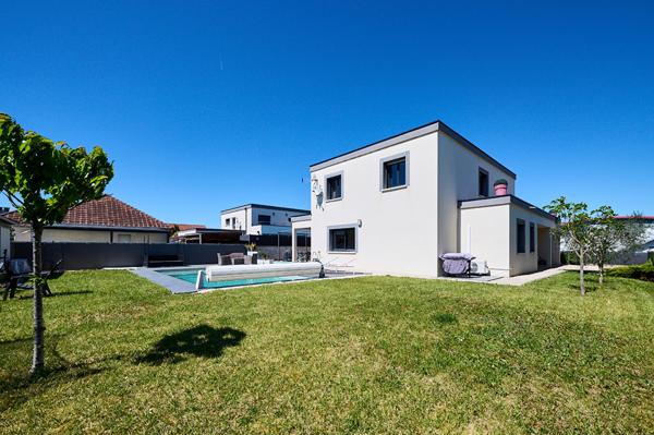 Maison contemporaine à CHEVIGNY-SAINT-SAUVEUR 7 PIÈCES 162m2