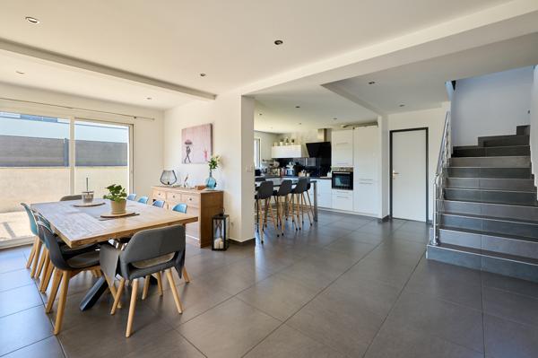 Maison contemporaine à CHEVIGNY-SAINT-SAUVEUR 7 PIÈCES 162m2