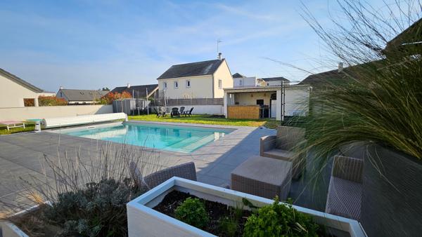 Maison contemporaine à CHEVIGNY-SAINT-SAUVEUR 7 PIÈCES 162m2