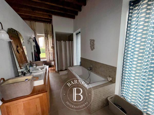 Decize, Maison 3 Chambres -  265 m² à vendre