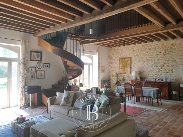 Decize, Maison 3 Chambres -  265 m² à vendre