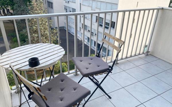 Appartement à vendre    3 pièces • 76,15 m2 Lyon 6