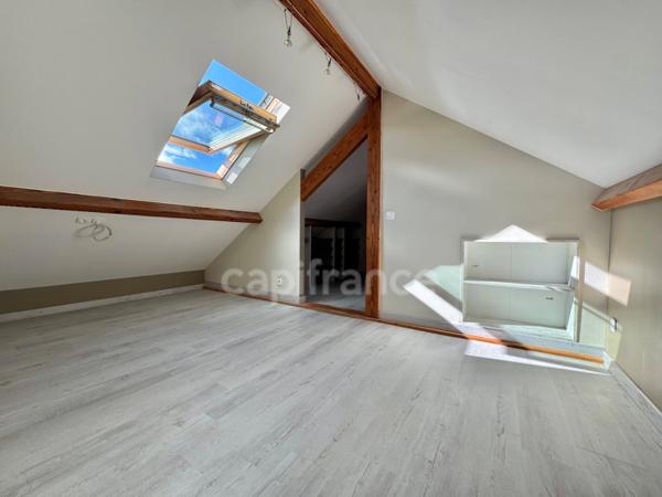 MAISON MITOYENNE 115 M2, TERRAIN CLOS DE 588 M2, 3 CHAMBRES DONT UNE AVEC DRESSING, BUREAU, TERRASSE DE 30 M2, TERRASSE COUVERTE DE 50 M2, CAR PORT, FIBRE, POMPE À CHALEUR, CHARPENTE/COUVERTURE OK