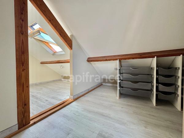 MAISON MITOYENNE 115 M2, TERRAIN CLOS DE 588 M2, 3 CHAMBRES DONT UNE AVEC DRESSING, BUREAU, TERRASSE DE 30 M2, TERRASSE COUVERTE DE 50 M2, CAR PORT, FIBRE, POMPE À CHALEUR, CHARPENTE/COUVERTURE OK