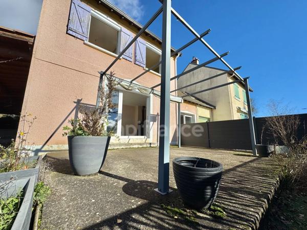 MAISON MITOYENNE 115 M2, TERRAIN CLOS DE 588 M2, 3 CHAMBRES DONT UNE AVEC DRESSING, BUREAU, TERRASSE DE 30 M2, TERRASSE COUVERTE DE 50 M2, CAR PORT, FIBRE, POMPE À CHALEUR, CHARPENTE/COUVERTURE OK