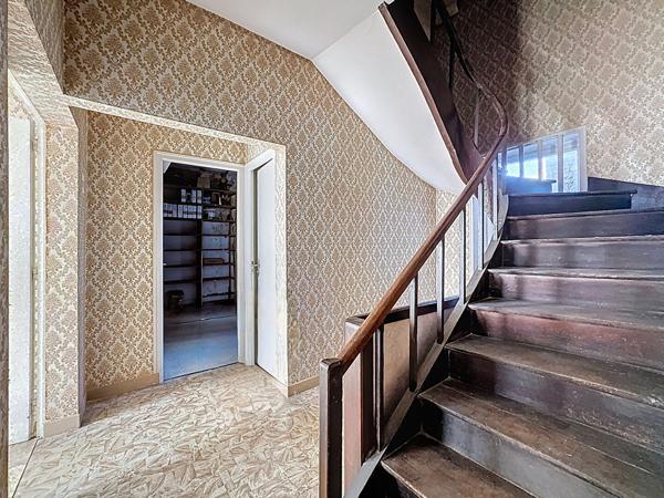 IMMEUBLE Martigne Briand 4 pièce(s)