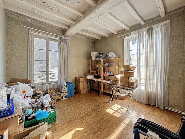 IMMEUBLE Martigne Briand 4 pièce(s)