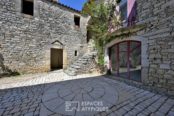 Magnanerie de charme revisitée avec dépendance et piscine secrète