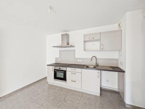 Dpt Haute Savoie (74), à vendre REIGNIER ESERY - Appartement T3 de 62 m2 en rez de jardin au calme