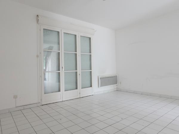 Maison
         3 pièces
        - 54 m² 270 000 € *