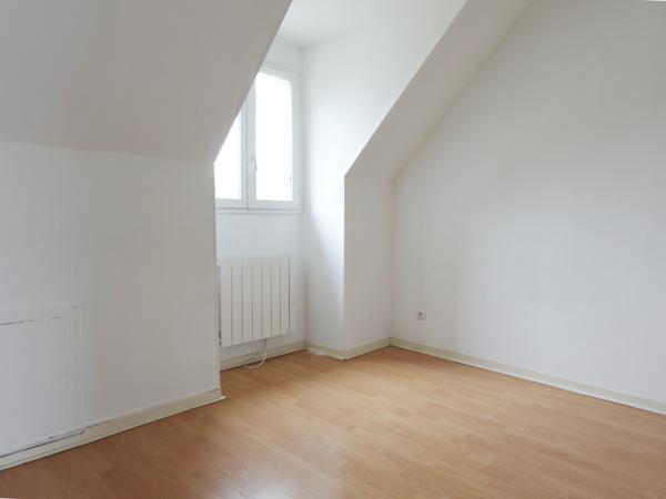Maison
         3 pièces
        - 54 m² 270 000 € *