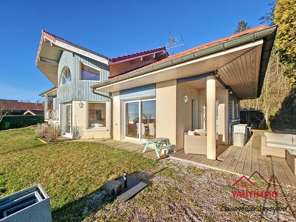 Lucinges (74380) Maison avec vue plongeante à vendre à Lucinges – Vue panoramique sur le Jura et le Jet d’eau de Genève
