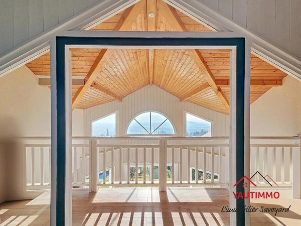 Lucinges (74380) Maison avec vue plongeante à vendre à Lucinges – Vue panoramique sur le Jura et le Jet d’eau de Genève