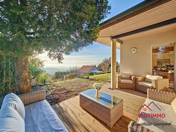 Lucinges (74380) Maison avec vue plongeante à vendre à Lucinges – Vue panoramique sur le Jura et le Jet d’eau de Genève