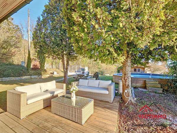 Lucinges (74380) Maison avec vue plongeante à vendre à Lucinges – Vue panoramique sur le Jura et le Jet d’eau de Genève