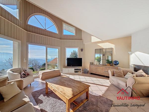 Lucinges (74380) Maison avec vue plongeante à vendre à Lucinges – Vue panoramique sur le Jura et le Jet d’eau de Genève