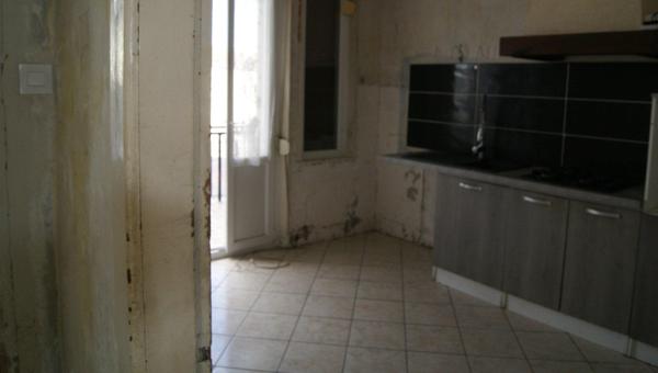 idéal première acquisition et bricoleur.  travaux a prévoir décoration et électricité