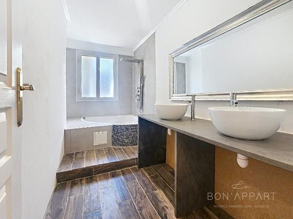 Appartement 3 pièce(s) 2 chambre(s) 96 m²