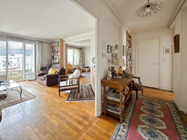Appartement
         4 pièces
        - 85 m² 676 500 € *