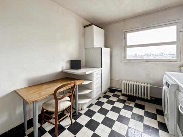 Appartement
         4 pièces
        - 85 m² 676 500 € *