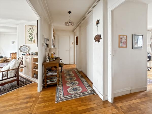 Appartement
         4 pièces
        - 85 m² 676 500 € *