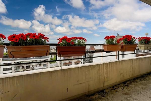 Appartement
         4 pièces
        - 85 m² 676 500 € *