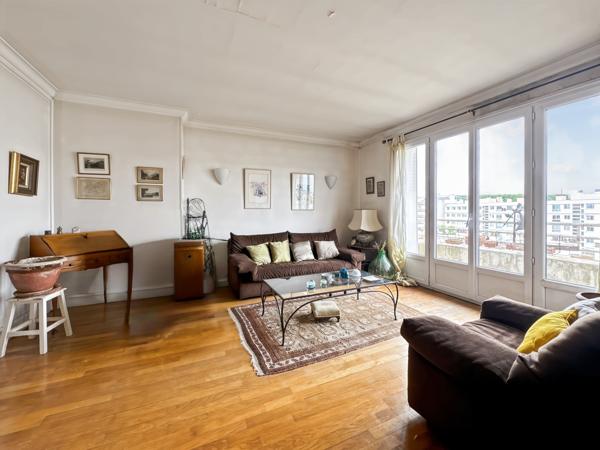 Appartement
         4 pièces
        - 85 m² 676 500 € *