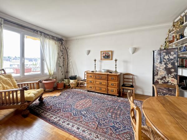 Appartement
         4 pièces
        - 85 m² 676 500 € *