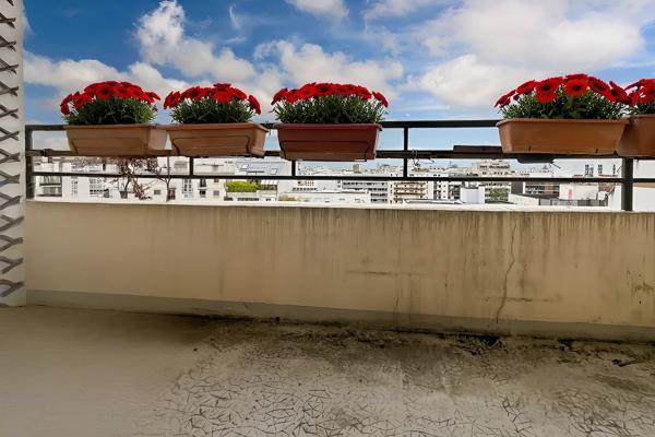 Appartement
         4 pièces
        - 85 m² 676 500 € *