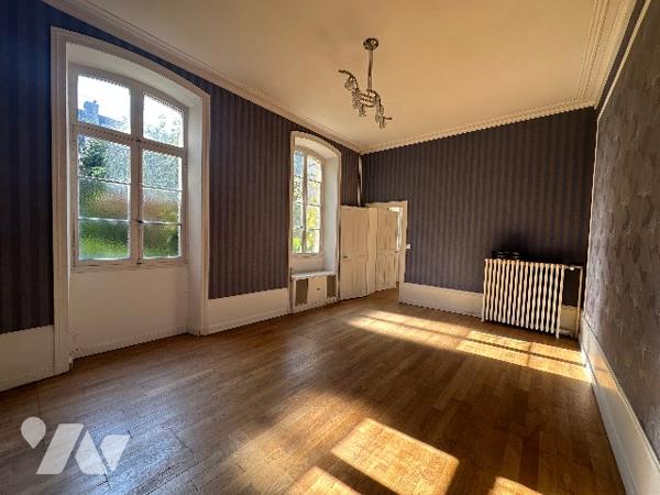 Dole , Bel appartement ancien 135 m²
