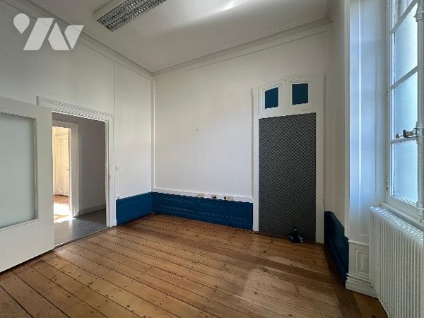 Dole , Bel appartement ancien 135 m²