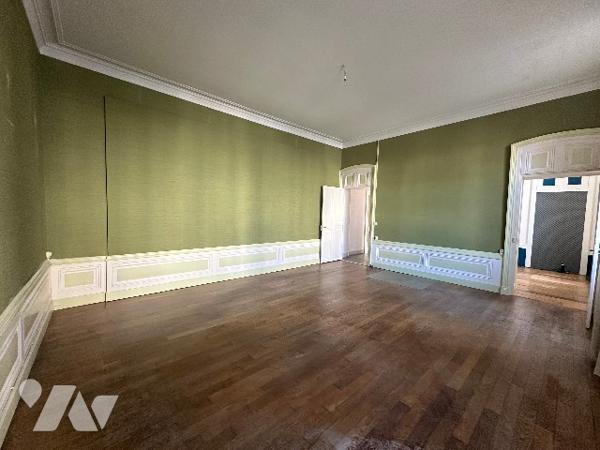 Dole , Bel appartement ancien 135 m²